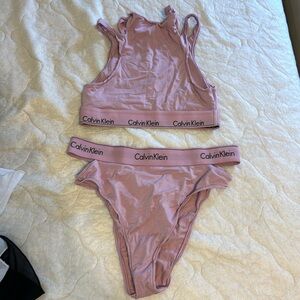 Calvin Klein set bottom large top medium